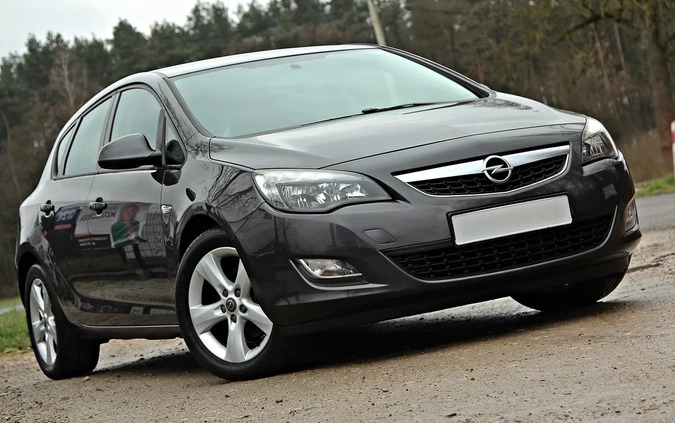 Opel Astra cena 23500 przebieg: 158000, rok produkcji 2012 z Gostynin małe 781
